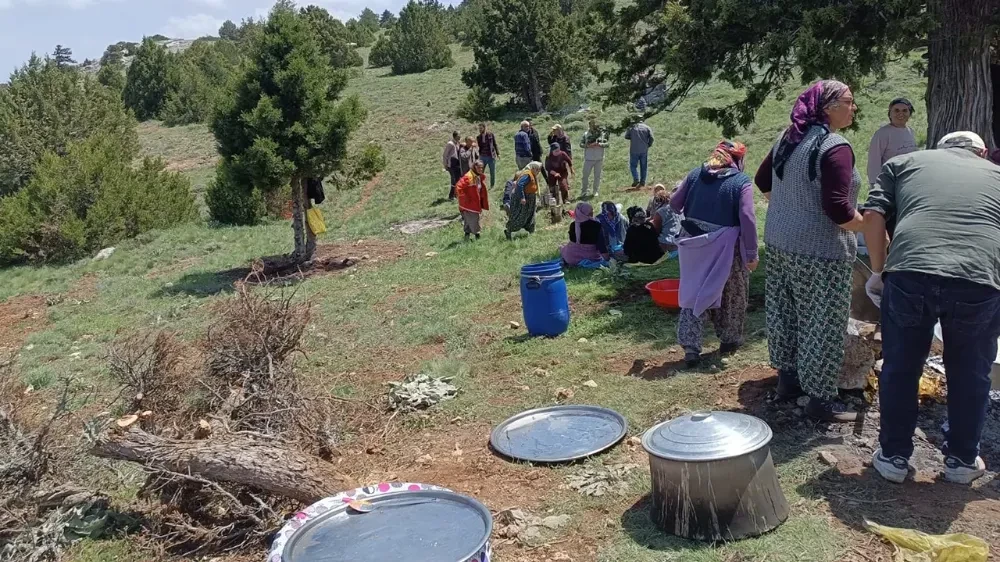 ‘Kimya’da eller semaya rahmet için açıldı